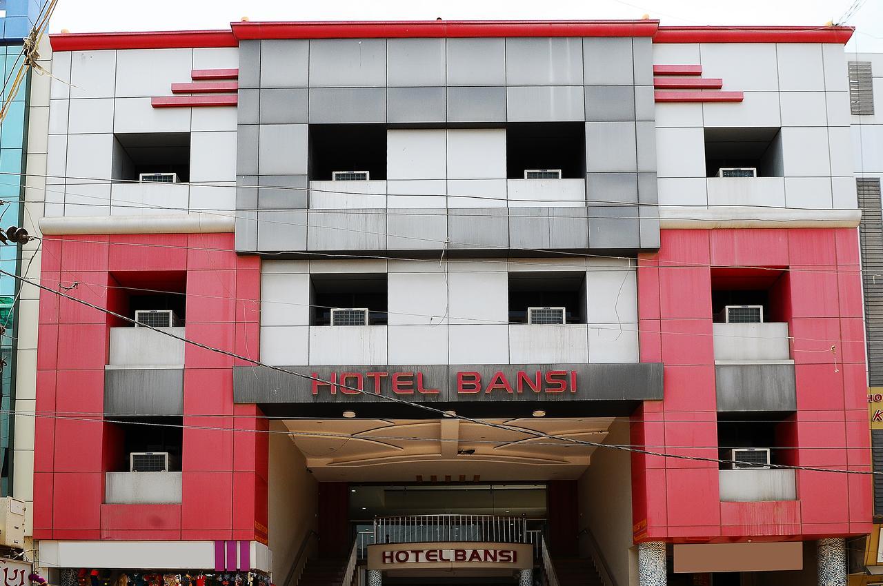 Hotel Bansi Dwārka Esterno foto